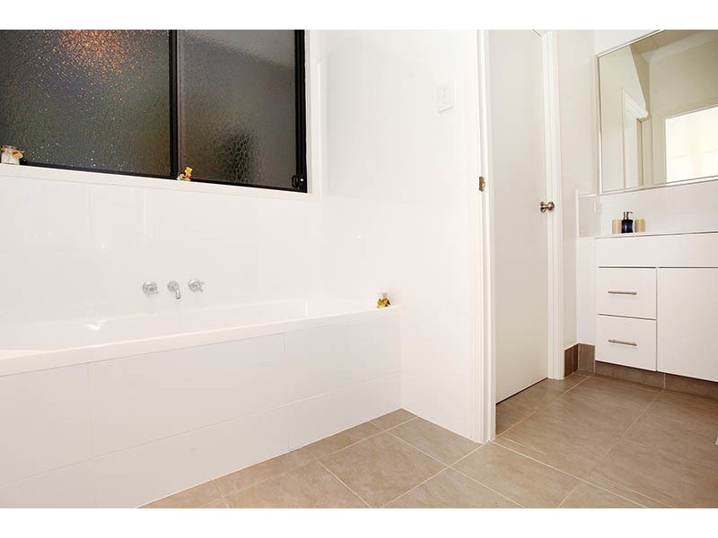 25 Worchester Terrace, Reedy Creek QLD 4227