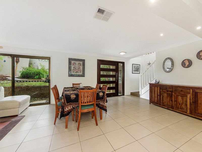 8 Sandringham Drive, Robina QLD 4226