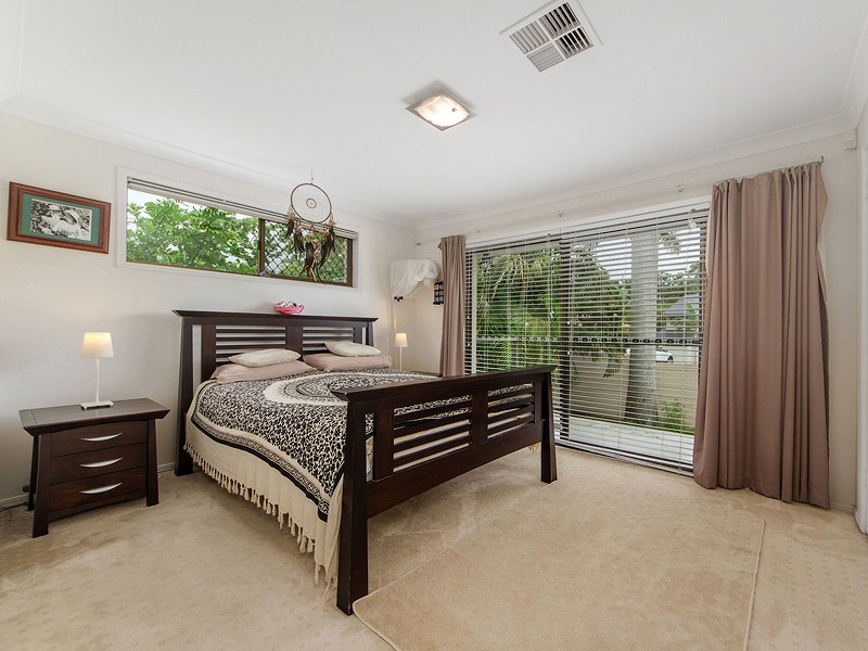 8 Sandringham Drive, Robina QLD 4226