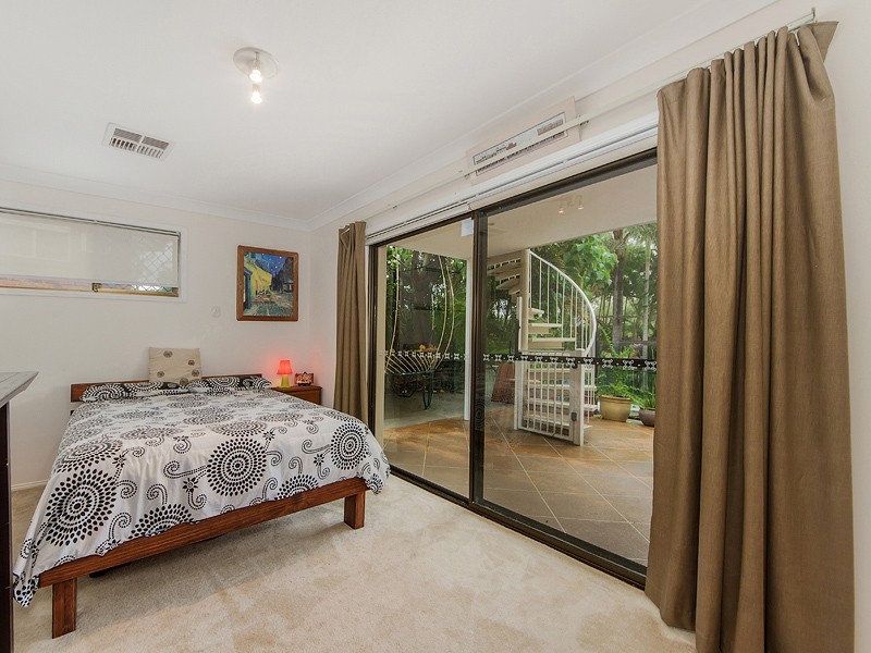 8 Sandringham Drive, Robina QLD 4226