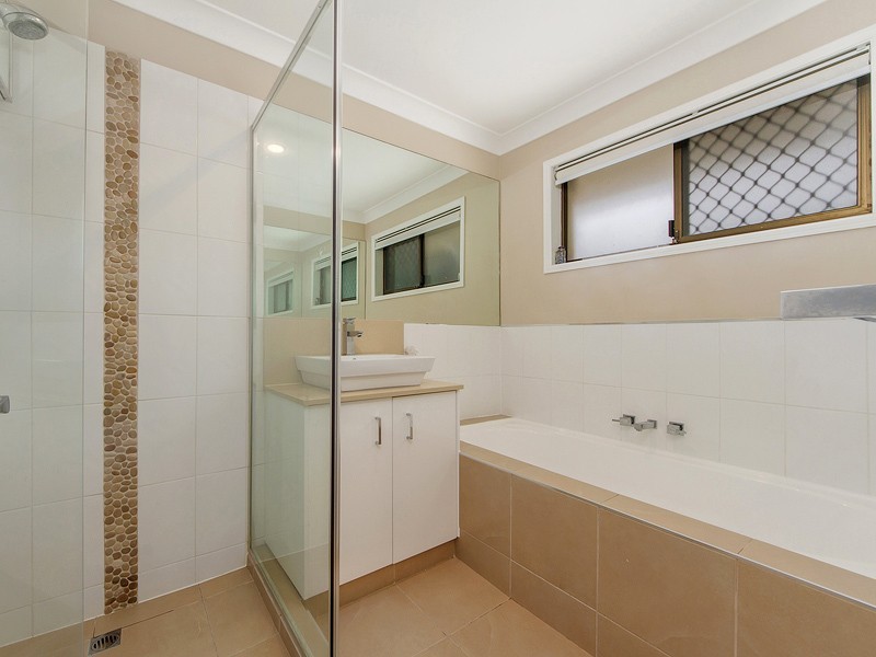 8 Sandringham Drive, Robina QLD 4226
