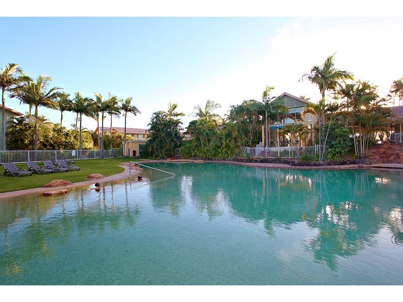 16/215 Cottesloe Drive, Mermaid Waters QLD 4218