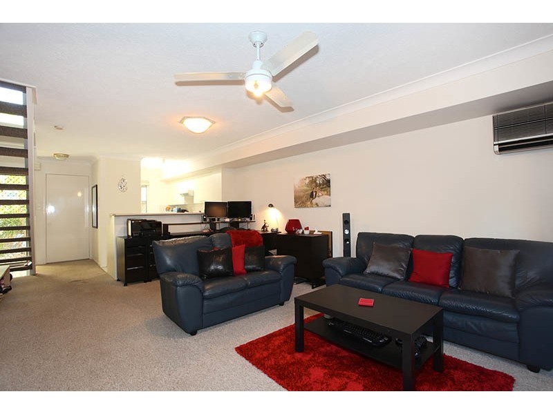 16/215 Cottesloe Drive, Mermaid Waters QLD 4218