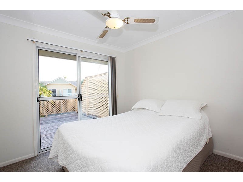 16/215 Cottesloe Drive, Mermaid Waters QLD 4218