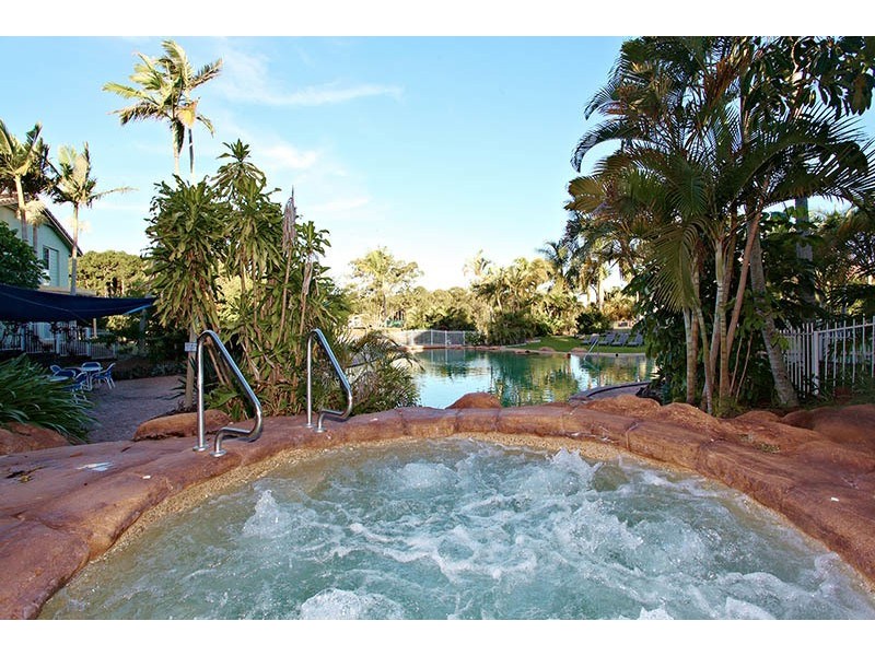 16/215 Cottesloe Drive, Mermaid Waters QLD 4218