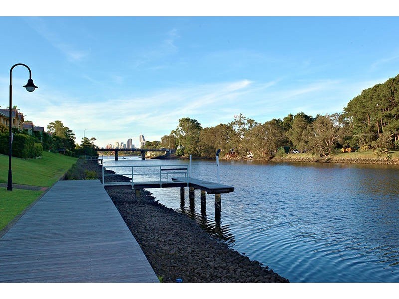 16/215 Cottesloe Drive, Mermaid Waters QLD 4218