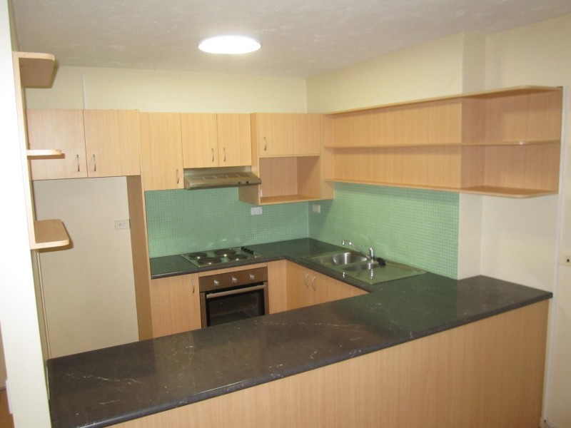 4/11 Fairway Drive, Clear Island Waters QLD 4226