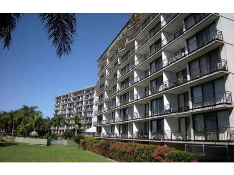 4/11 Fairway Drive, Clear Island Waters QLD 4226