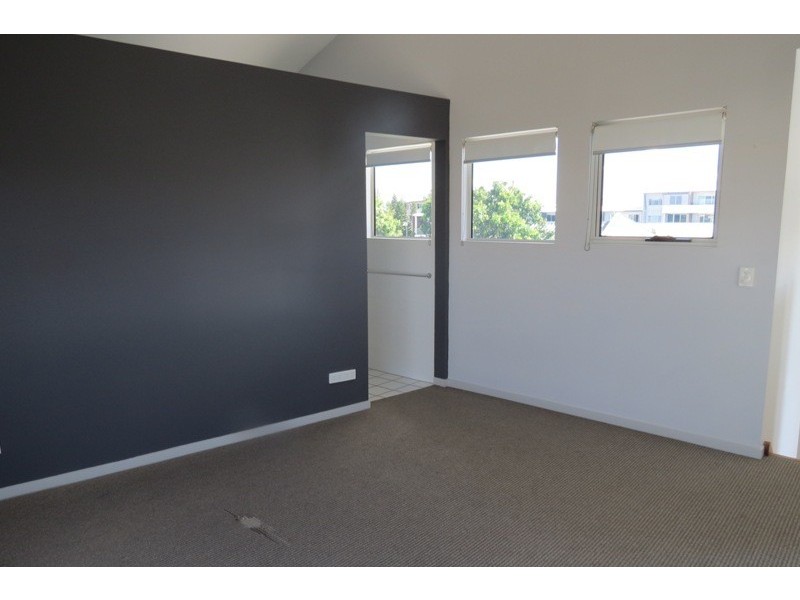 1/9 Watts Drive, Varsity Lakes QLD 4227