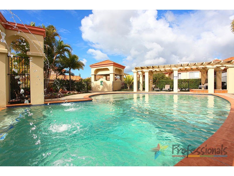 11/480 Christine Avenue, Robina QLD 4226