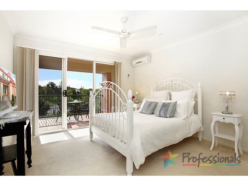 11/480 Christine Avenue, Robina QLD 4226