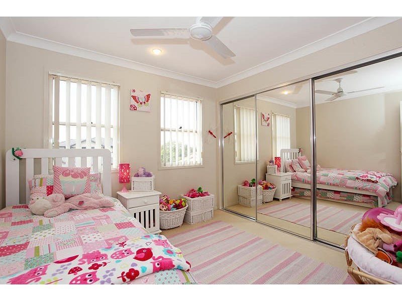 5 Solitaire Place, Robina QLD 4226