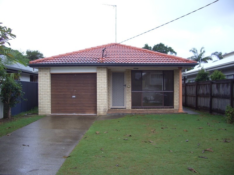 137 Nobby Parade, Miami QLD 4220