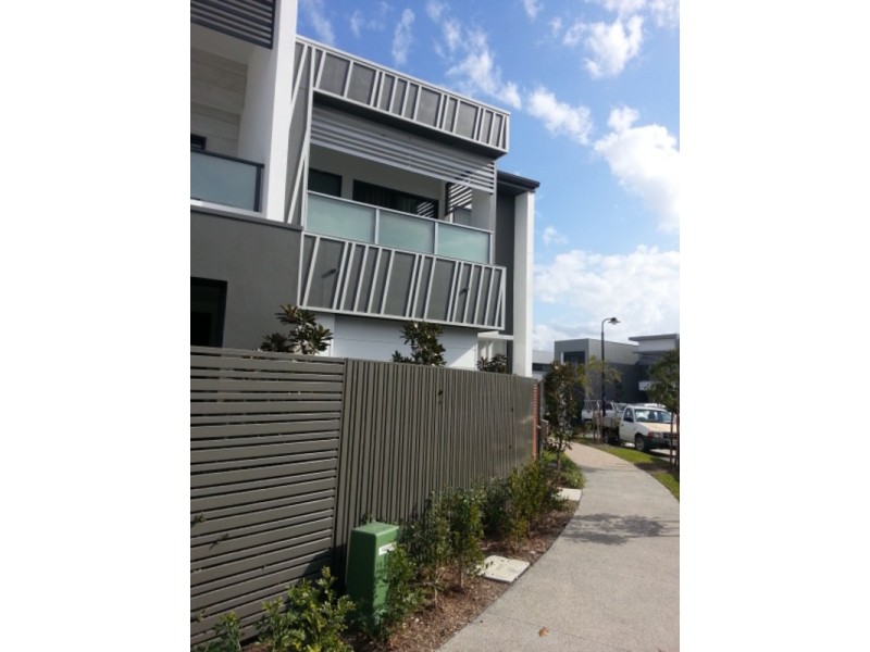 30 Fairlight Avenue, Robina QLD 4226