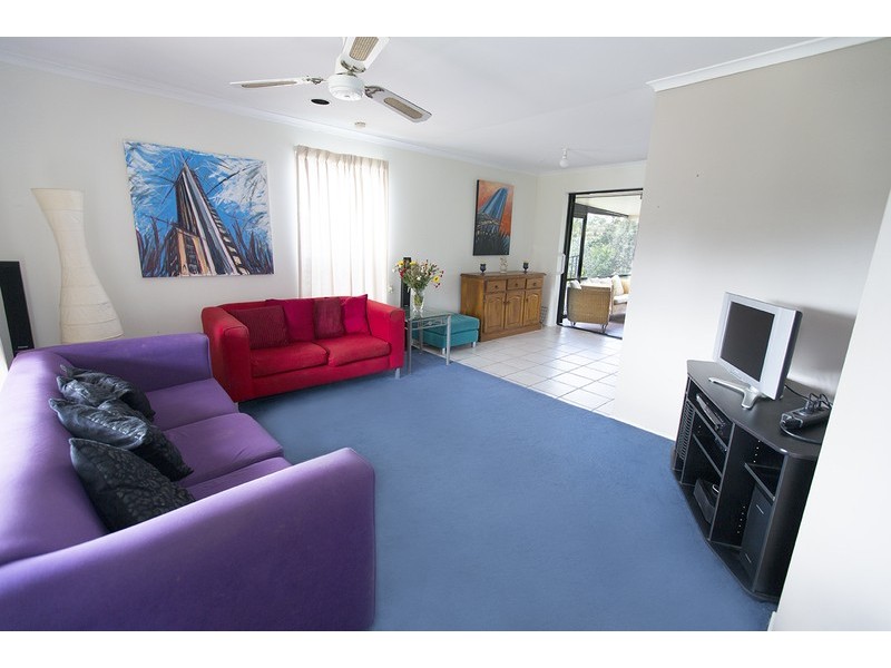 42 Lexington Drive, Worongary QLD 4213