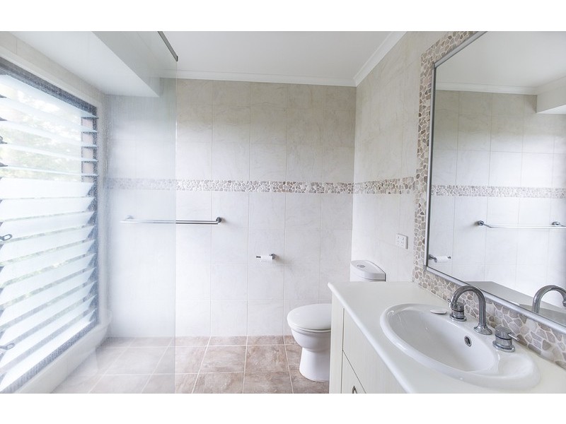 42 Lexington Drive, Worongary QLD 4213