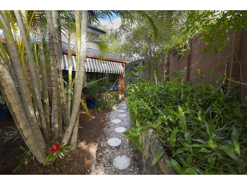 42 Lexington Drive, Worongary QLD 4213