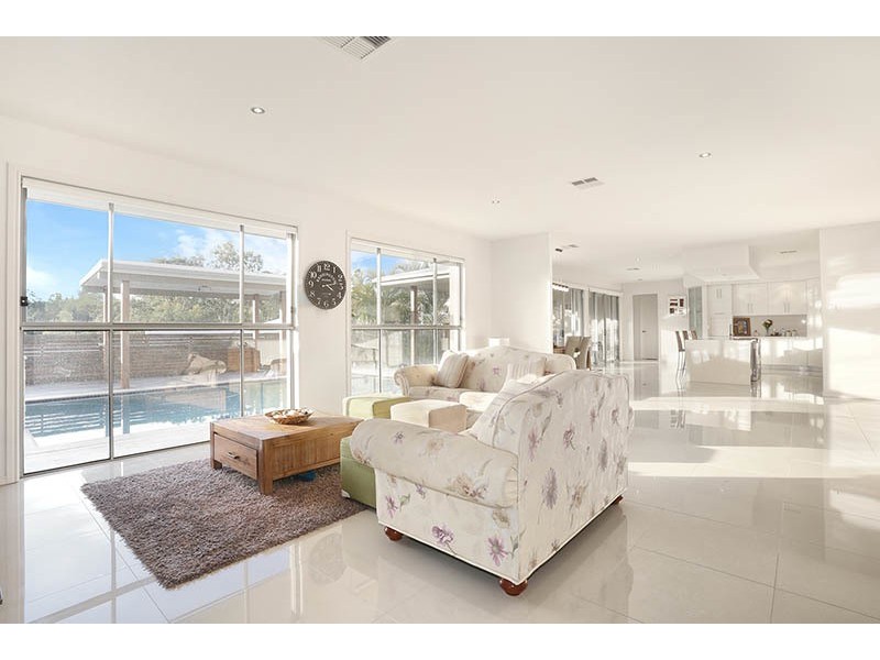 6 Golden Grove Boulevard, Reedy Creek QLD 4227