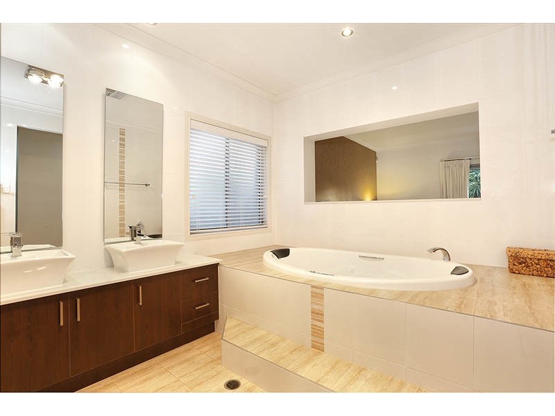 6 Golden Grove Boulevard, Reedy Creek QLD 4227