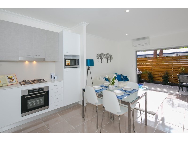 2/462 Pine Ridge Rise, Coombabah QLD 4216