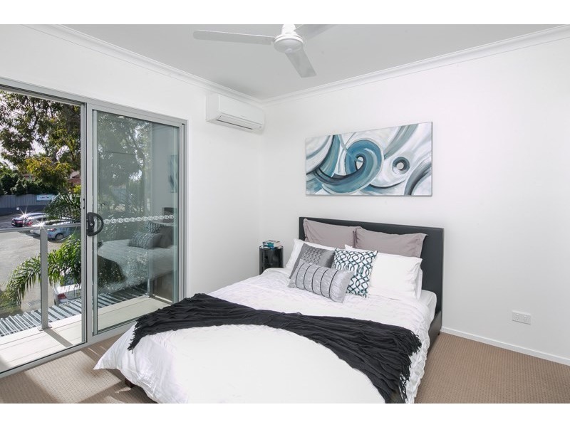 2/462 Pine Ridge Rise, Coombabah QLD 4216