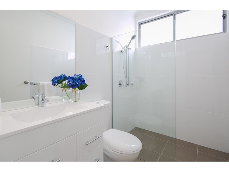 2/462 Pine Ridge Rise, Coombabah QLD 4216
