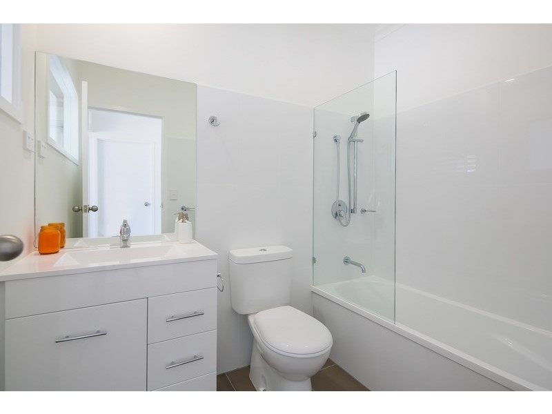 2/462 Pine Ridge Rise, Coombabah QLD 4216