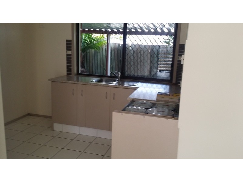 1/34 Callistemon Court, Arundel QLD 4214