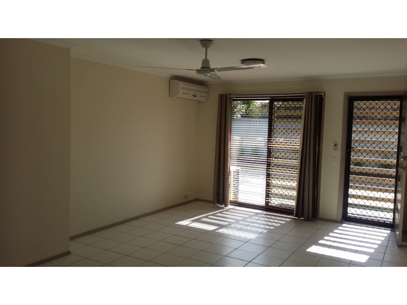 1/34 Callistemon Court, Arundel QLD 4214