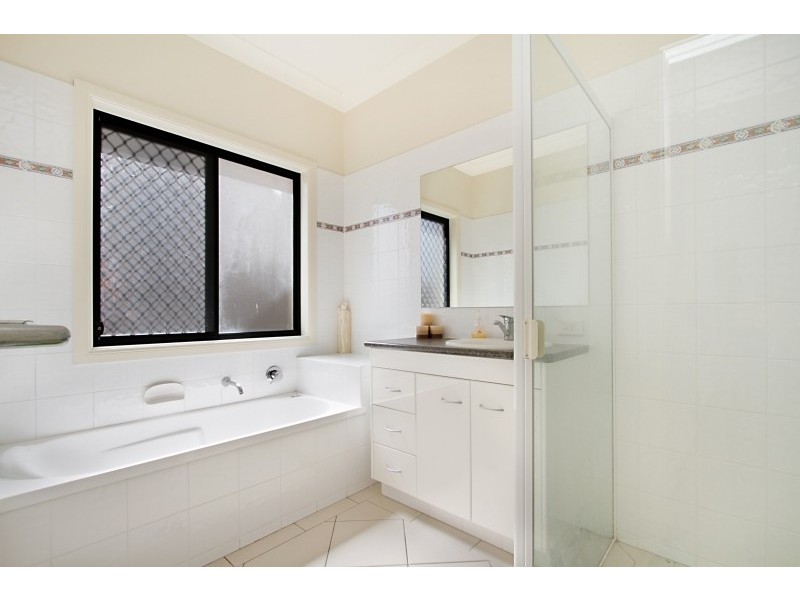 17 Gerona Circuit, Varsity Lakes QLD 4227