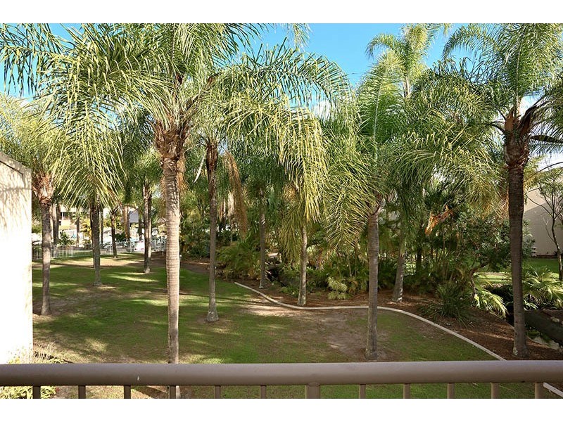 8/1 Resort Drive, Robina QLD 4226