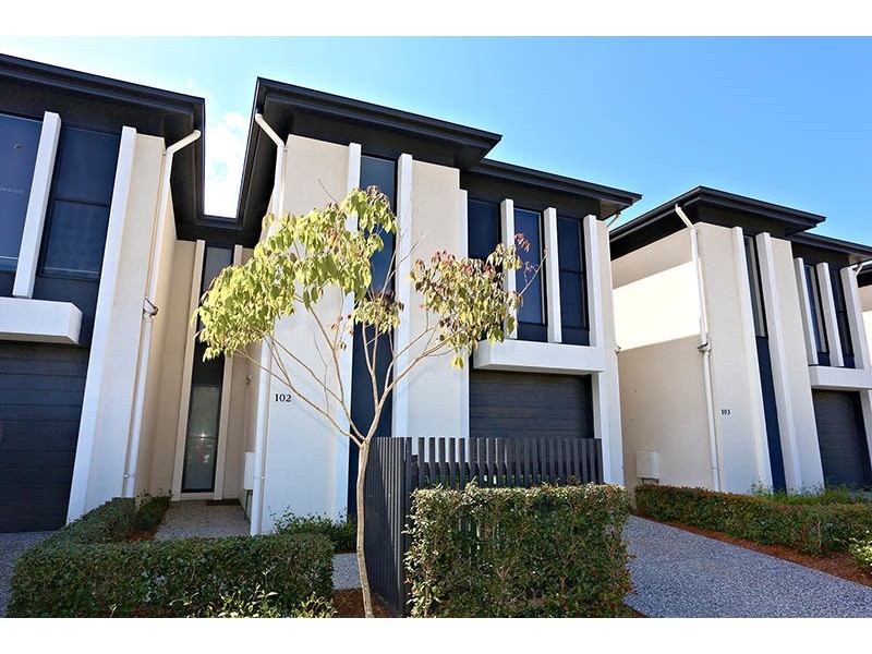 102 North Hill Drive, Robina QLD 4226