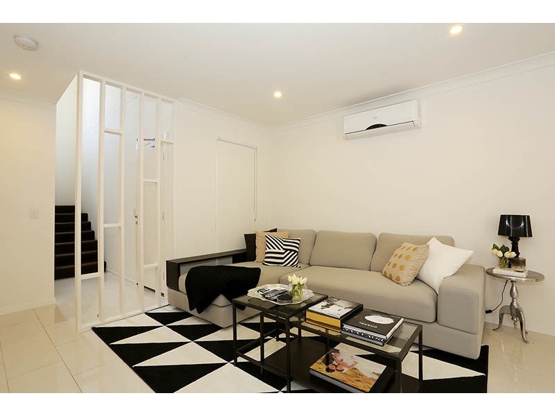 102 North Hill Drive, Robina QLD 4226