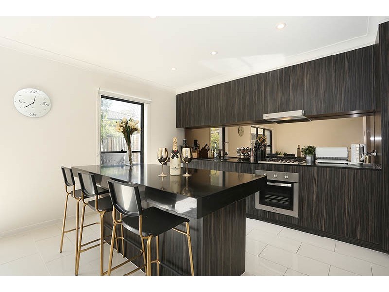 102 North Hill Drive, Robina QLD 4226