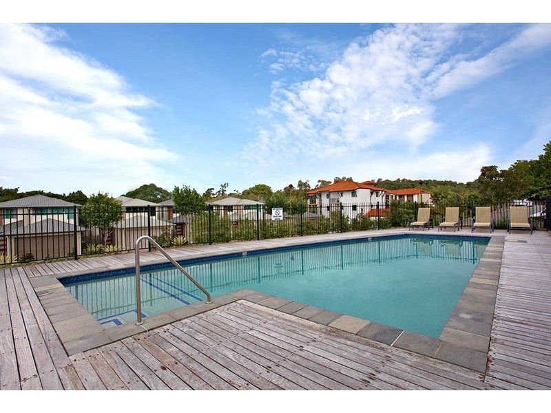 102 North Hill Drive, Robina QLD 4226