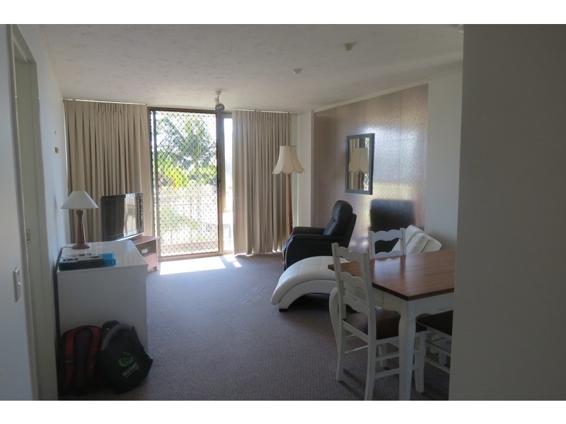 9W/11 Fairway Drive, Clear Island Waters QLD 4226