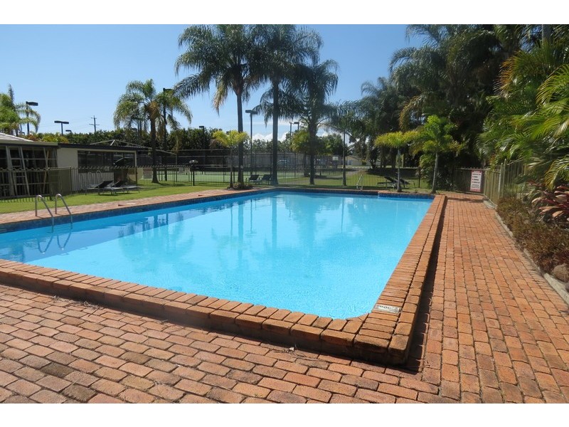 9W/11 Fairway Drive, Clear Island Waters QLD 4226