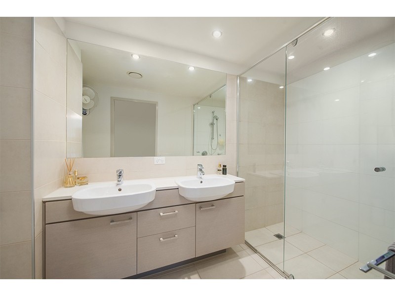 15/38 Riverwalk Avenue, Robina QLD 4226