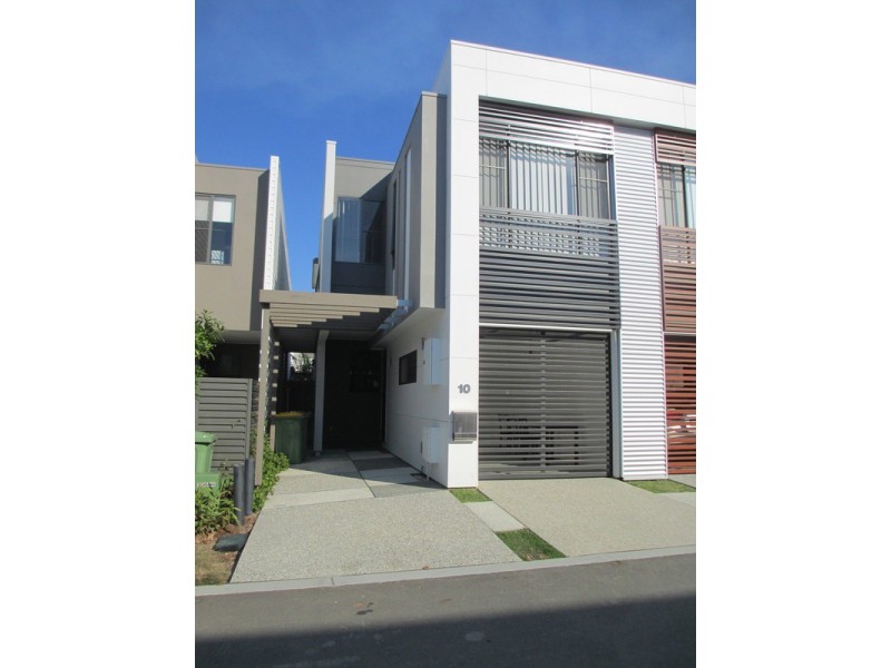 10 The Gardenway, Robina QLD 4226