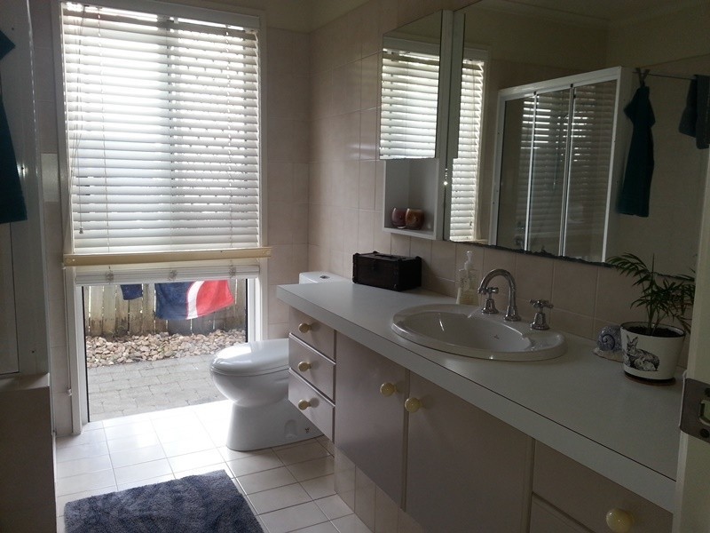 8 Bellbrook Close, Robina QLD 4226