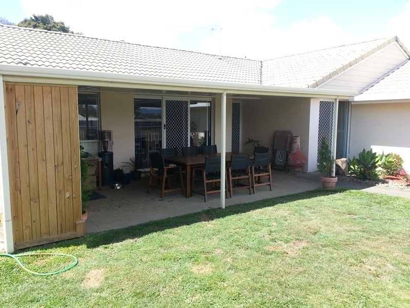 8 Bellbrook Close, Robina QLD 4226