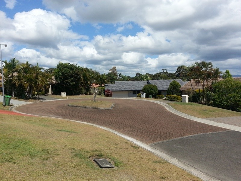 8 Bellbrook Close, Robina QLD 4226