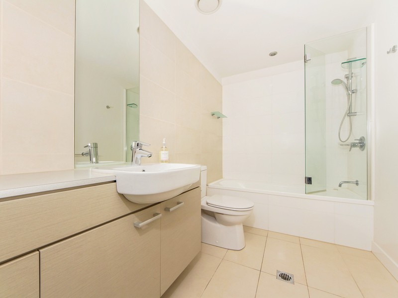 11/38 Riverwalk Avenue, Robina QLD 4226