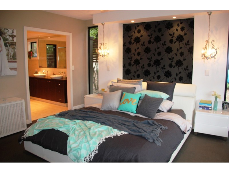 60 Bromfield Drive, Bonogin QLD 4213