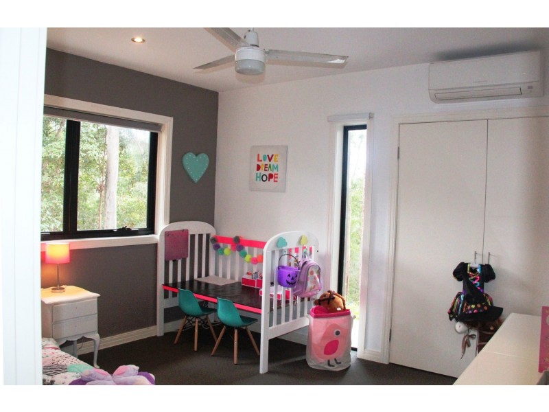 60 Bromfield Drive, Bonogin QLD 4213