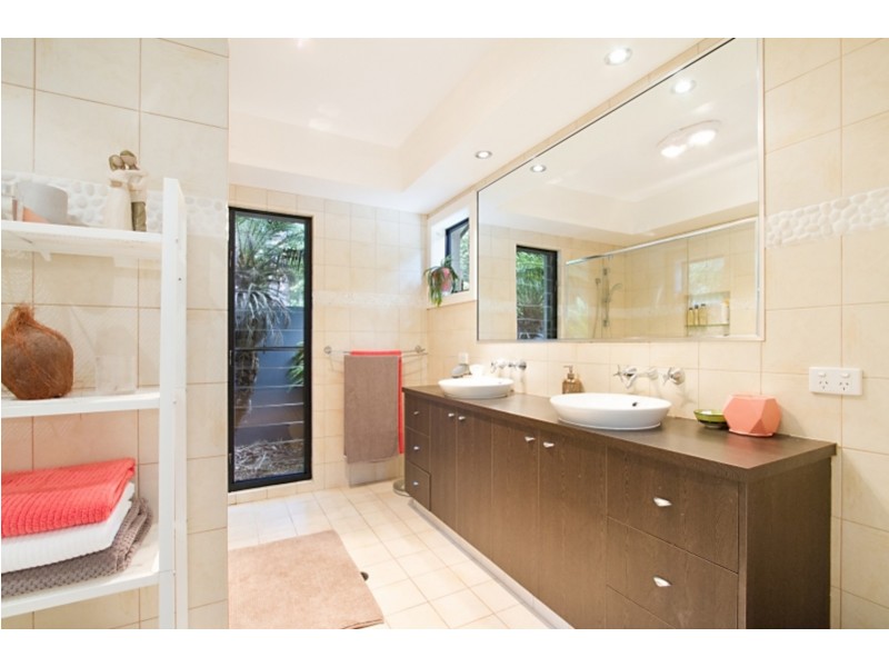 60 Bromfield Drive, Bonogin QLD 4213