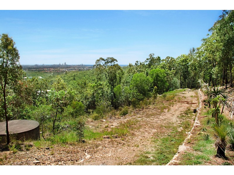 352 Chesterfield Drive, Bonogin QLD 4213