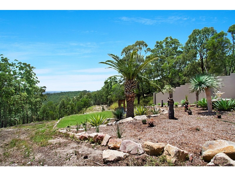 352 Chesterfield Drive, Bonogin QLD 4213