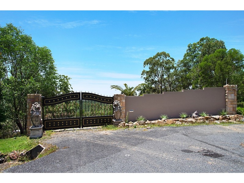 352 Chesterfield Drive, Bonogin QLD 4213
