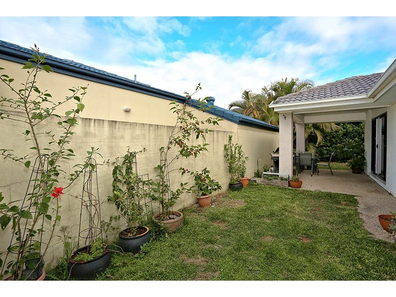 6 Oxford Court, Robina QLD 4226